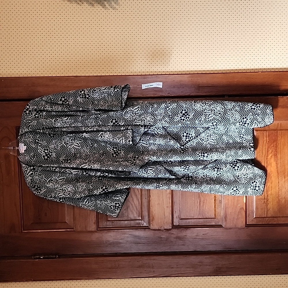 Lularoe Shirley Kimono Duster size M NWT